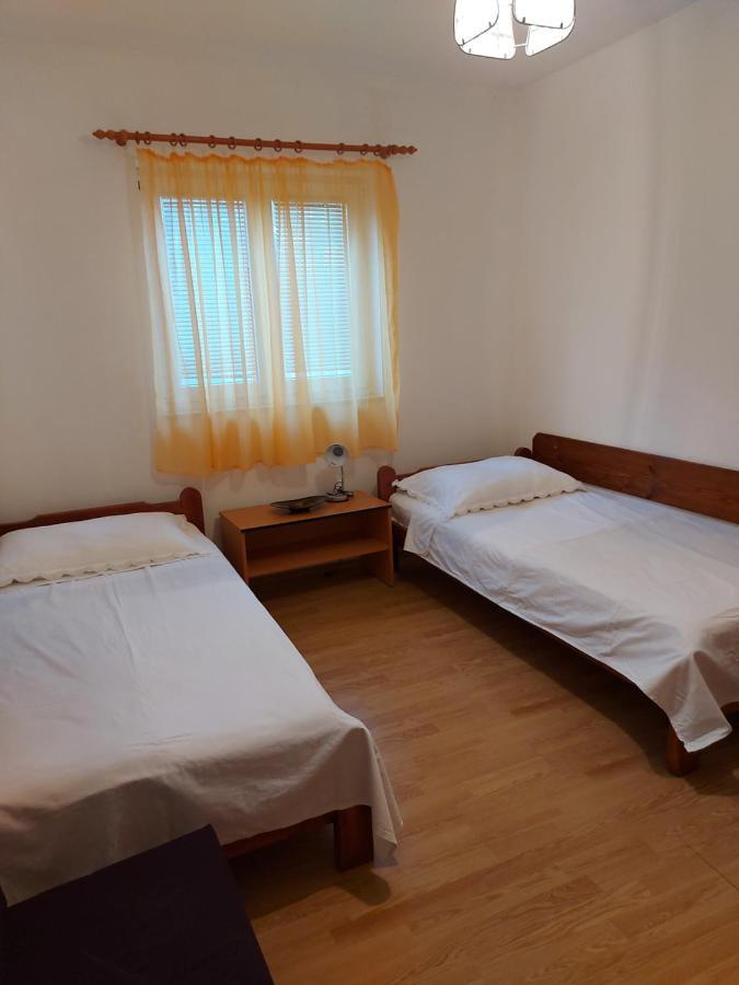 Apartmani Tatjana Okrug Gornji Esterno foto