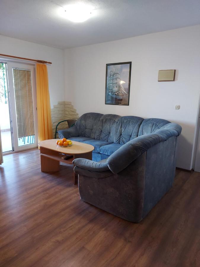 Apartmani Tatjana Okrug Gornji Esterno foto