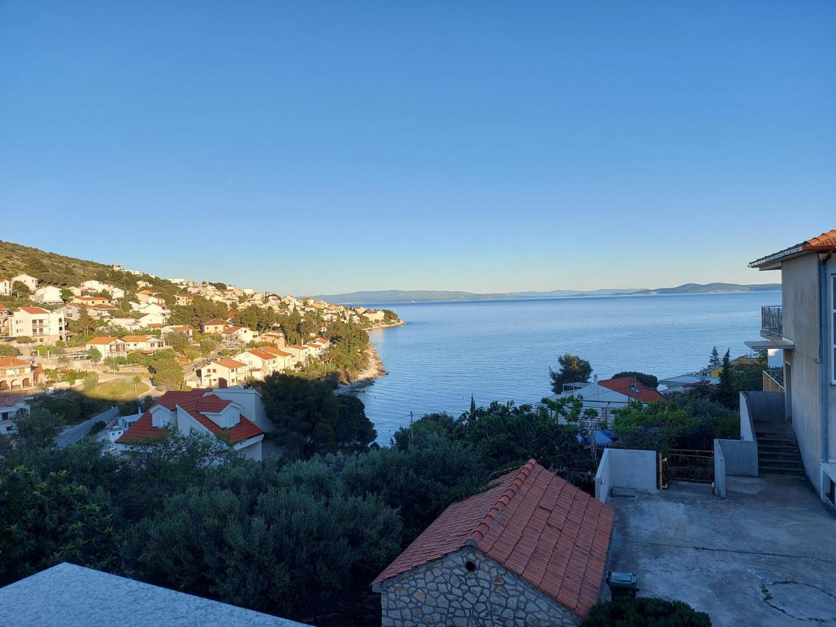 Apartmani Tatjana Okrug Gornji Esterno foto