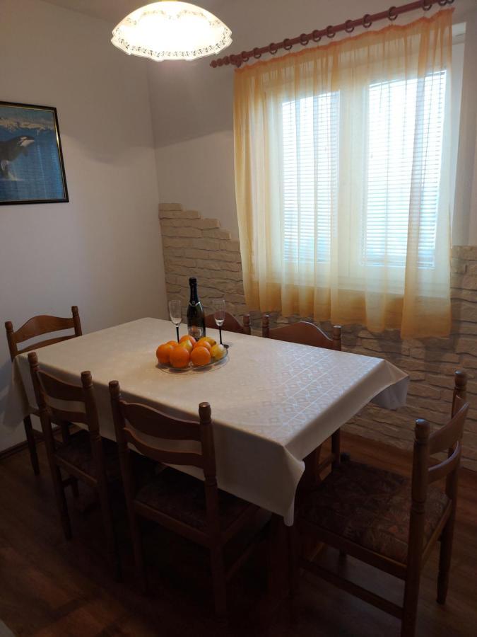 Apartmani Tatjana Okrug Gornji Esterno foto