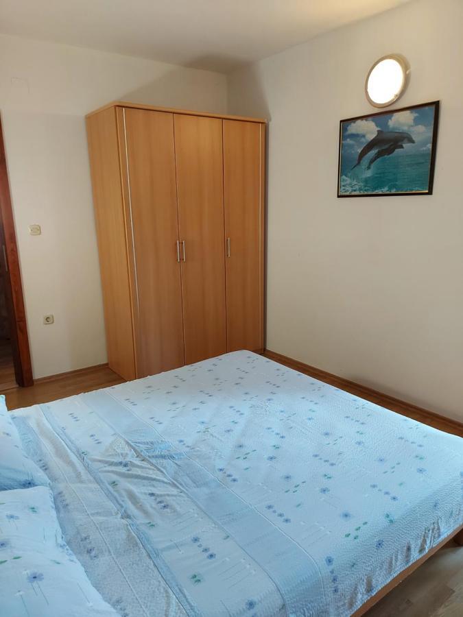 Apartmani Tatjana Okrug Gornji Esterno foto