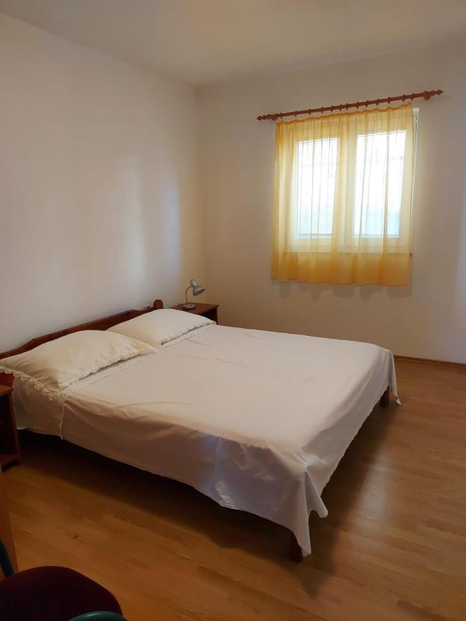 Apartmani Tatjana Okrug Gornji Esterno foto