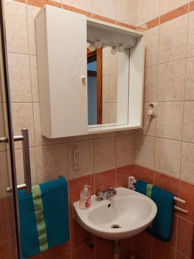 Apartmani Tatjana Okrug Gornji Esterno foto
